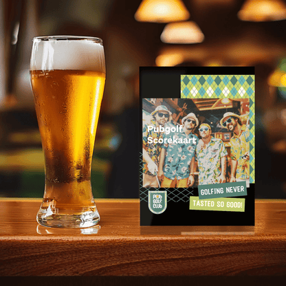 PubGolf Antwerpen scorekaart op een bar met bierglas als sfeerbeeld van het spel in actie met vrienden of collega’s